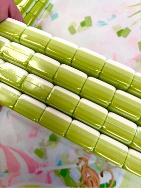 Spring Green 🌱 Mahjong Tiles with Coordinating Dice Dish 🌸 & Pearly Dice 🀄️